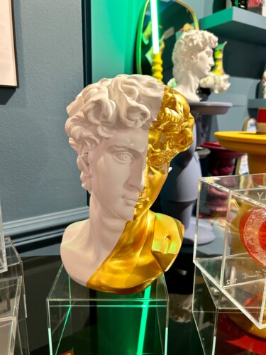 Sculpture titled "David calls Golia -…" by Cupydo, Original Artwork, Resin