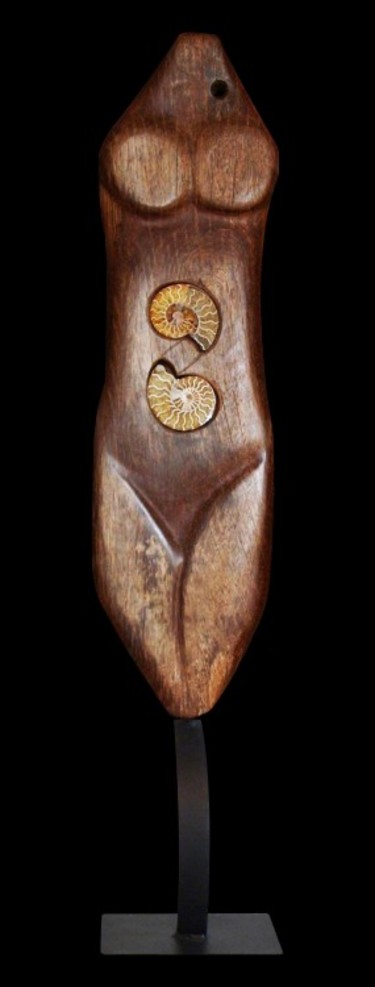 Sculpture titled "FEMINIS" by Cyril Margouillat, Original Artwork, Wood