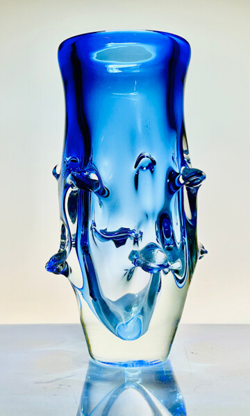 设计 标题为“Blue Sommerso Vase” 由Czech Art Glass, 原创艺术品, 表艺术