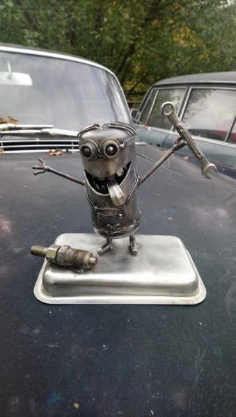 Sculpture titled "Les Minions" by D.S.A.Rt, Original Artwork, Metals