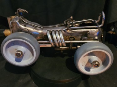 Sculpture titled "Voiture de Course N…" by D.S.A.Rt, Original Artwork, Metals