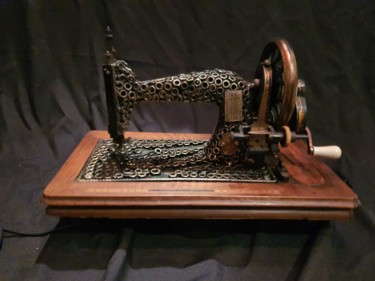 Sculpture titled "Machine à coudre re…" by D.S.A.Rt, Original Artwork, Metals