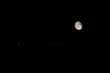 Fotografie mit dem Titel "Moon And Venus" von Dan Lavric, Original-Kunstwerk, Digitale Fotografie