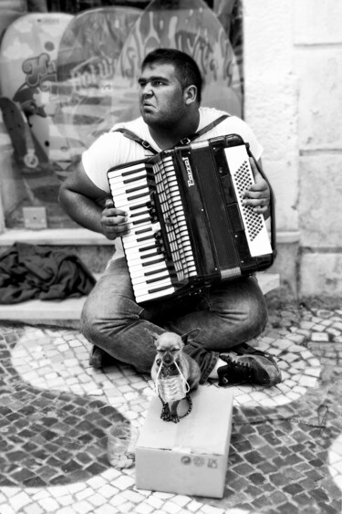 Fotografia zatytułowany „L'accordéoniste” autorstwa Dana Berthelot, Oryginalna praca, Fotografia cyfrowa