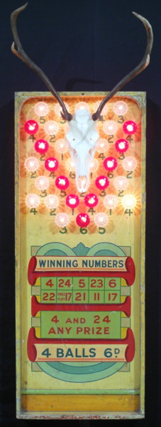 Escultura titulada "Winning Numbers" por Dangerous Minds Artists, Obra de arte original, Hueso Montado en Panel de madera