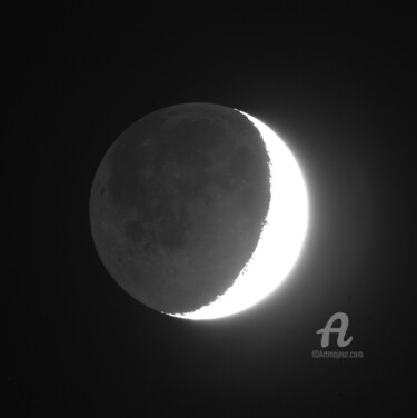 Photography titled "La lune rousse" by Daniel Sohier, Original Artwork, Digital Photography Mounted on Aluminium
