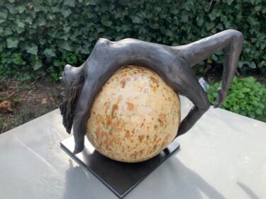 Sculpture titled "Gaia Salsa" by D.J.Sculpteur, Original Artwork, Terra cotta