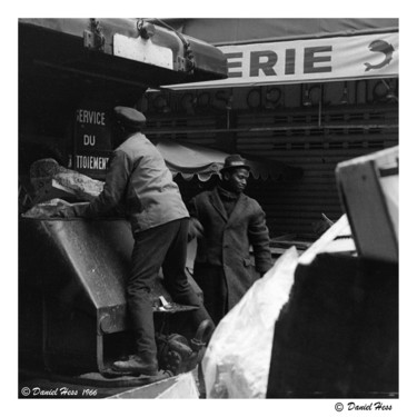 Photographie intitulée "Rue Duhesme/Paris18…" par Daniel Hess, Œuvre d'art originale