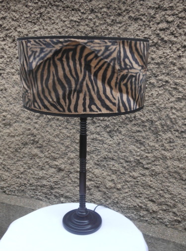 Design intitulée "LAMPE TIGRE" par Nanacha, Œuvre d'art originale, Luminaire