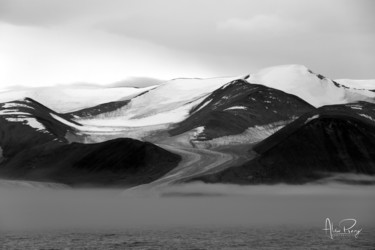 Photographie intitulée "ARCTIQUE EN NOIR ET…" par Alain Revy, Œuvre d'art originale, Photographie numérique