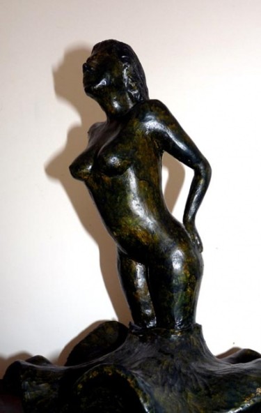 Скульптура под названием "Femme  Terre cuite…" - Daniel Lutaud, Подлинное произведение искусства, Терракота