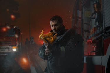 Фотография под названием "Firefighter" - Daniil Ivanov, Подлинное произведение искусства, Манипулированная фотография