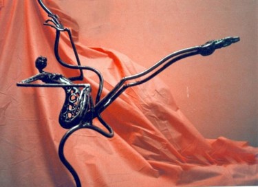 Sculpture titled "Femme à corde" by Didier Dantras, Original Artwork, Metals