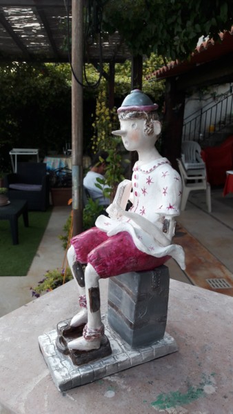 雕塑 标题为“pinocchio à la vali…” 由Danielle Benotto, 原创艺术品, 陶瓷