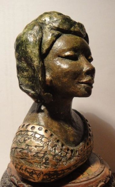 Sculpture titled "Lisa" by Danielle Benotto, Original Artwork, Terra cotta