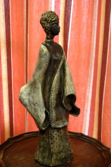 Sculpture intitulée "Hélène d'Egypte" par Danielle Benotto, Œuvre d'art originale, Céramique