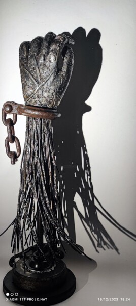 Skulptur mit dem Titel "Déraciné" von David Nativel, Original-Kunstwerk, Metalle