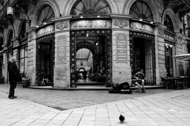 Fotografía titulada "Bordeaux busker" por David Page, Obra de arte original, Fotografía digital