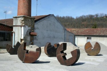 Sculptuur getiteld "Les 5 3/4: Less is…" door David Vanorbeek, Origineel Kunstwerk, Metalen