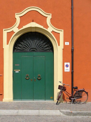 Fotografie mit dem Titel "The door and the bi…" von Davide Novello, Original-Kunstwerk, Digitale Fotografie