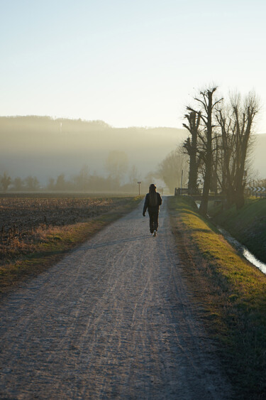 Фотография под названием "Walking on the afte…" - Davide Novello, Подлинное произведение искусства, Цифровая фотография