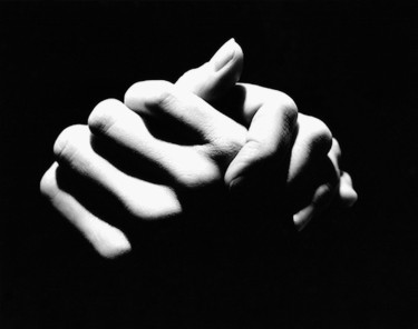 Photographie intitulée "Les Mains" par D-A Woisard, Œuvre d'art originale, Photographie argentique Monté sur Carton