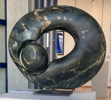 Sculpture titled "L’infini" by Jacqueline Debluë, Original Artwork, Stone