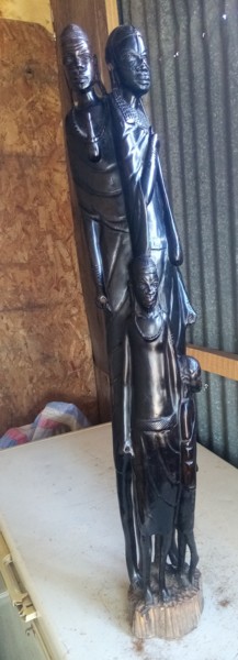 Skulptur mit dem Titel "Ebony maasai couple…" von Obed Omwange, Original-Kunstwerk, Holz