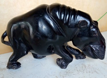 Sculpture intitulée "Ebony hippo In acti…" par Obed Omwange, Œuvre d'art originale, Bois