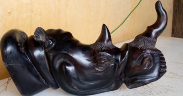 Sculptuur getiteld "Ebony Rhino head" door Obed Omwange, Origineel Kunstwerk, Hout