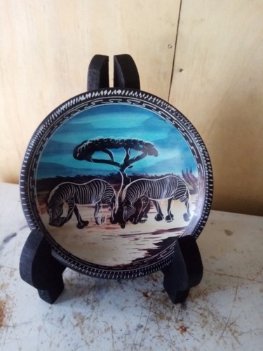 Скульптура под названием "Soapstone dish/frui…" - Obed Omwange, Подлинное произведение искусства, Камень
