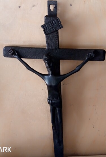 Escultura intitulada "Ebony crucifix" por Obed Omwange, Obras de arte originais, Madeira