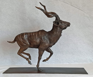 Скульптура под названием "Grand koudou galopa…" - Christian Duvette Sculpteur Animalier, Подлинное произведение искусства, Б…
