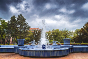 Fotografia intitulada "Blue fountain" por Dejan Travica, Obras de arte originais, Fotografia digital