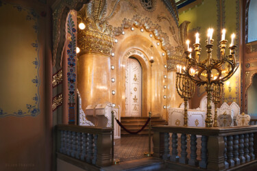 Fotografia intitulada "Synagogue bimah sid…" por Dejan Travica, Obras de arte originais, Fotografia digital