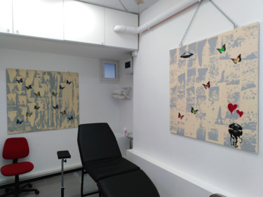 Malerei mit dem Titel "the room tattoo" von Delirio :D, Original-Kunstwerk, Sprühfarbe Auf Holzplatte montiert
