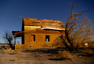 Fotografia zatytułowany „Gohst House” autorstwa Demirel, Oryginalna praca, Fotografia cyfrowa