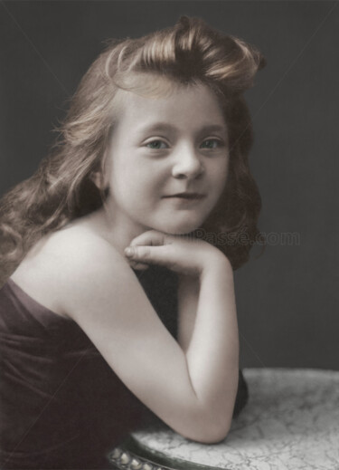 La jeune fille aux cheveux longs Arts numériques intitulée "La jeune fille aux…" par Denis Coquoz, Œuvre d'art originale, Peinture numérique Monté sur Alumin…
