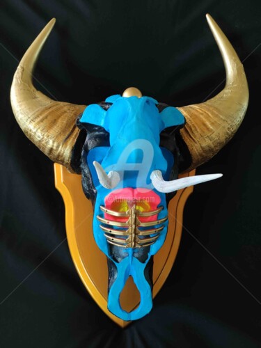 Sculpture titled "Je ne suis pas Gold…" by Denis Michel (2nyss), Original Artwork, Bone Mounted on Wood Panel