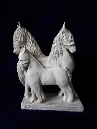 Sculpture intitulée "Famille poneys" par Mariejo Cottaz, Œuvre d'art originale, Terre cuite