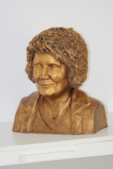 Sculpture titled "Marie Laure" by Denis Thebaudeau, Original Artwork, Terra cotta