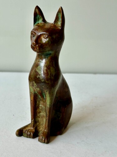 Escultura titulada "petit chat égyptien…" por Denis Thebaudeau, Obra de arte original, Bronce