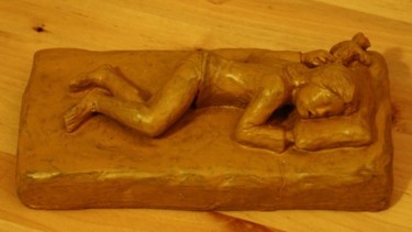 Sculpture intitulée "fillette endormie" par Denis Thebaudeau, Œuvre d'art originale
