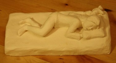 Sculpture titled "fillette au mounours" by Denis Thebaudeau, Original Artwork, Casting