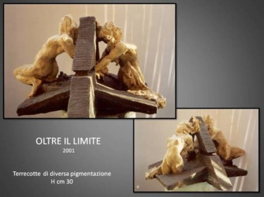 Scultura intitolato "oltre il limite" da Antonio De Paoli, Opera d'arte originale, Terracotta