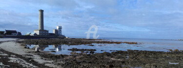 Photographie intitulée "Phare d'Eckmülh" par Desnoyers, Œuvre d'art originale