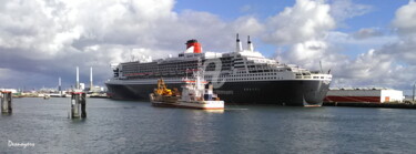 Photography titled "Queen Mary II" by Desnoyers, Original Artwork
