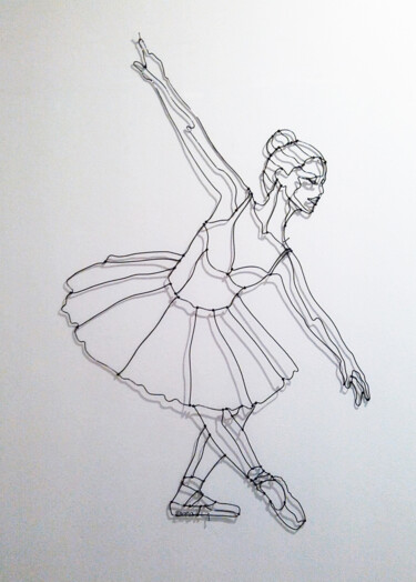 Sculpture danseuse de ballet en fil de fer 70 cm Sculpture intitulée "Sculpture danseuse…" par Diana Delaplace, Œuvre d'art originale, Fil de fer