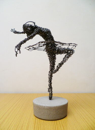 Escultura titulada "SCULPTURE BALLERINE…" por Diana Delaplace, Obra de arte original, Alambre