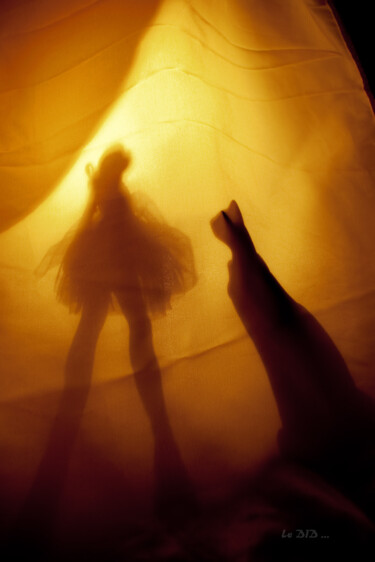 Fotografie mit dem Titel "La danseuse derrièr…" von Didier Bloch, Original-Kunstwerk, Digitale Fotografie